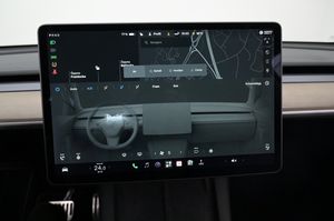 Tesla Model Y bild 13