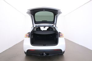 Tesla Model Y bild 21