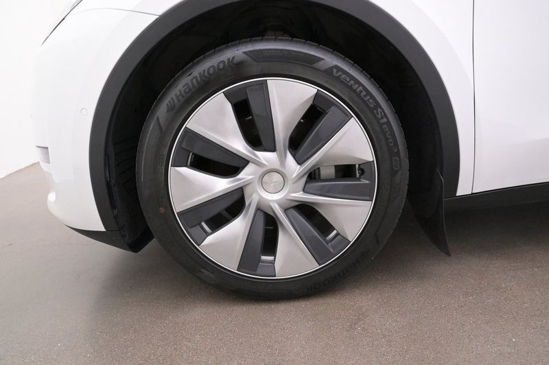 Tesla Model Y bild 27