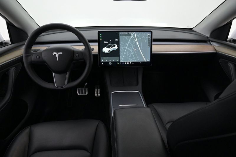Tesla Model Y bild 6