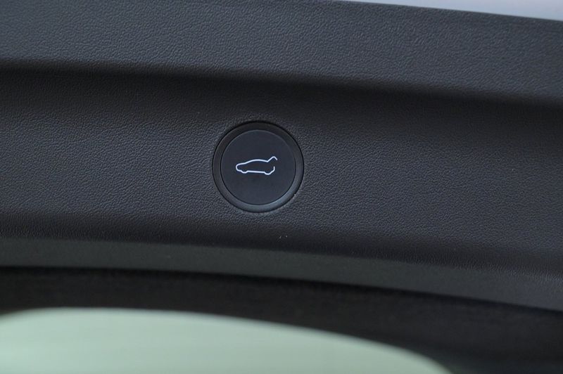 Tesla Model Y bild 22