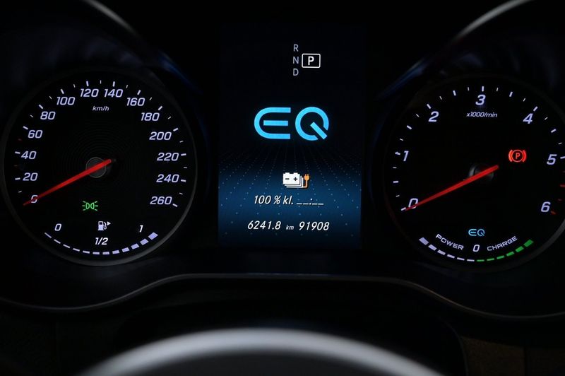 Mercedes GLC300 bild 8