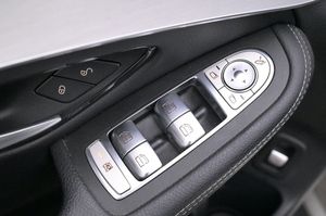 Mercedes GLC300 bild 11