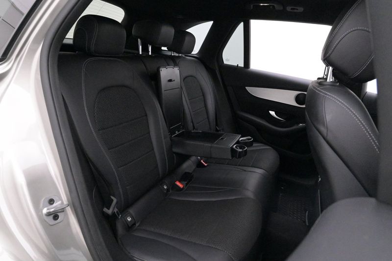 Mercedes GLC300 bild 21