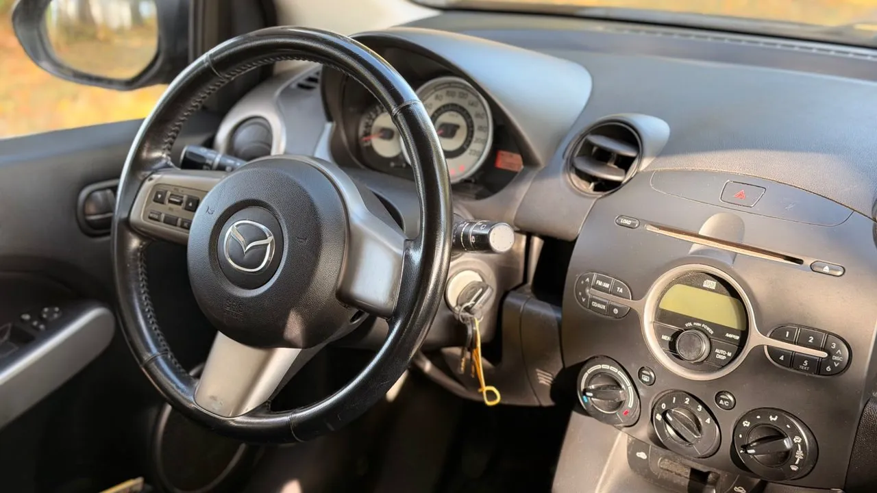Vehicle image 8