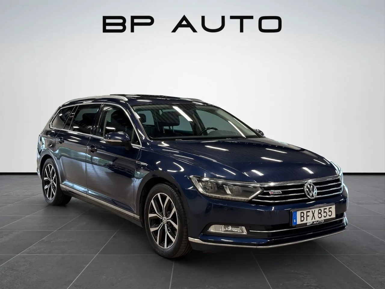 Vehicle image 8