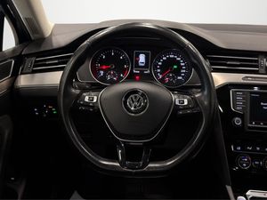 Volkswagen Passat bild 18