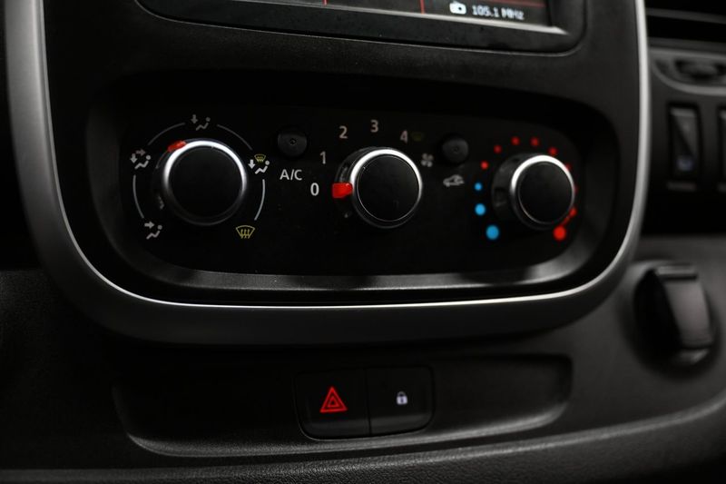 Renault Trafic bild 26