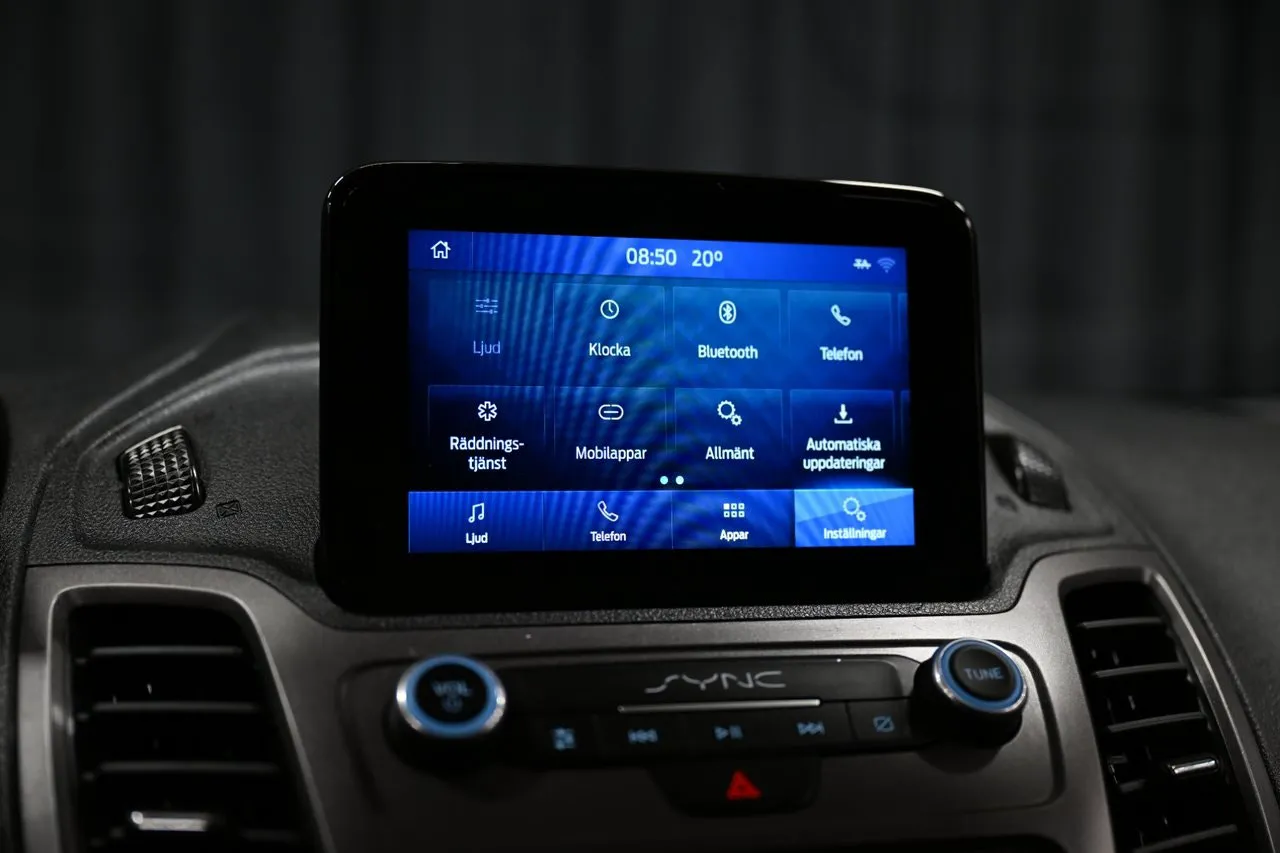 Vehicle image 18