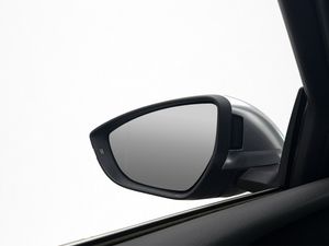 Audi e-tron S bild 36