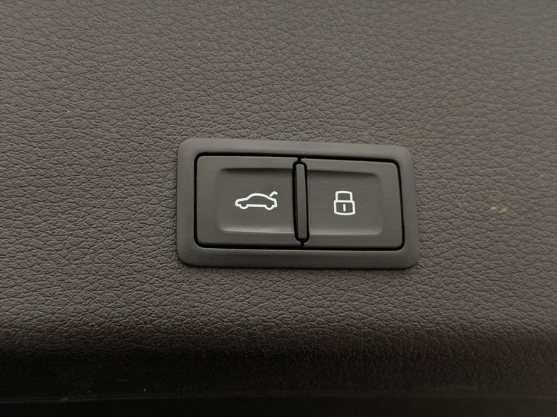 Audi e-tron S bild 35