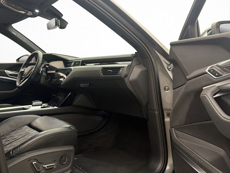 Audi e-tron S bild 30