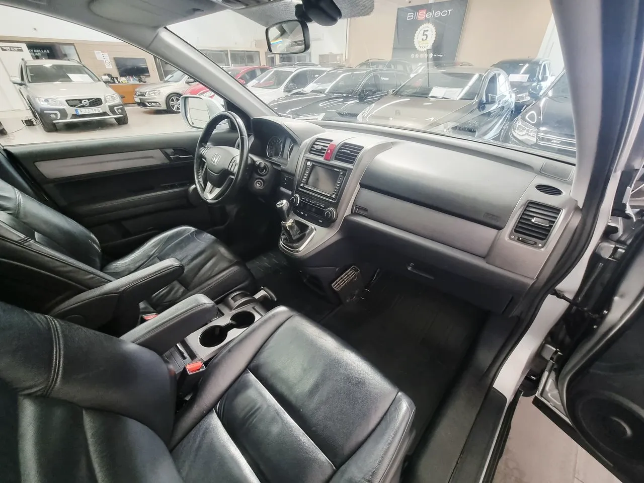 Vehicle image 17