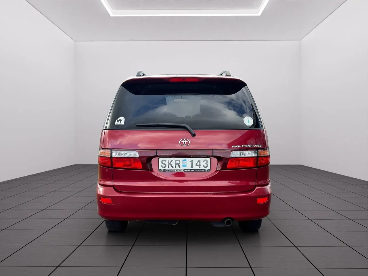 Vehicle image 3