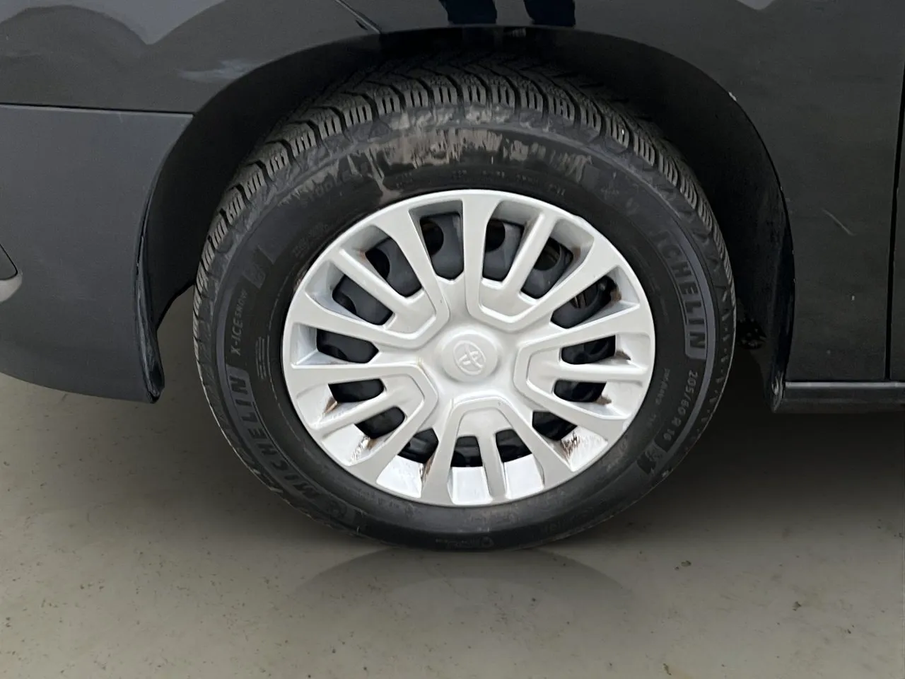 Vehicle image 22