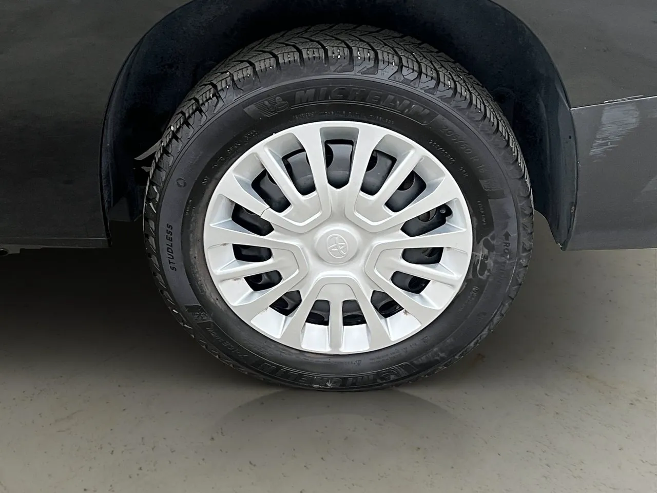 Vehicle image 23
