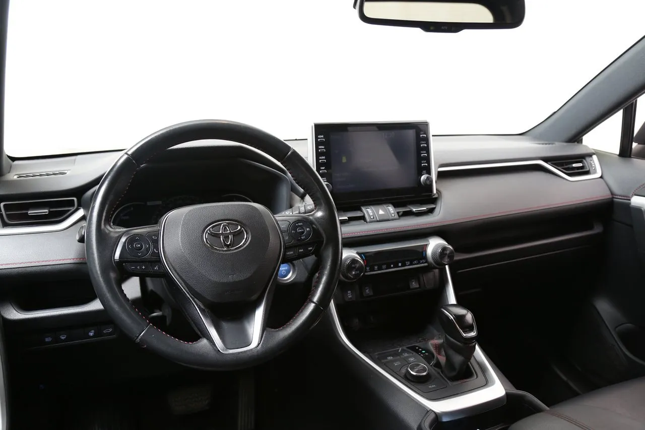 Vehicle image 14