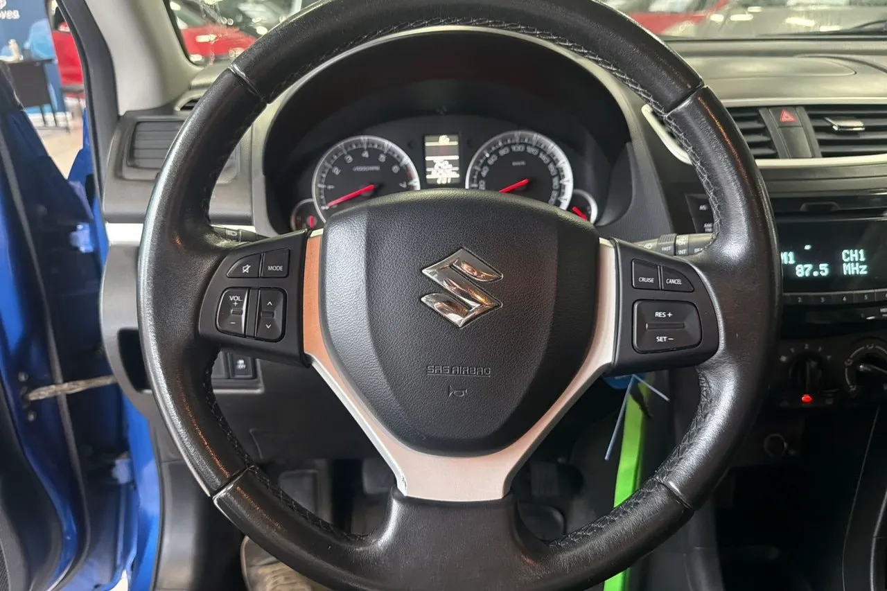 Vehicle image 13