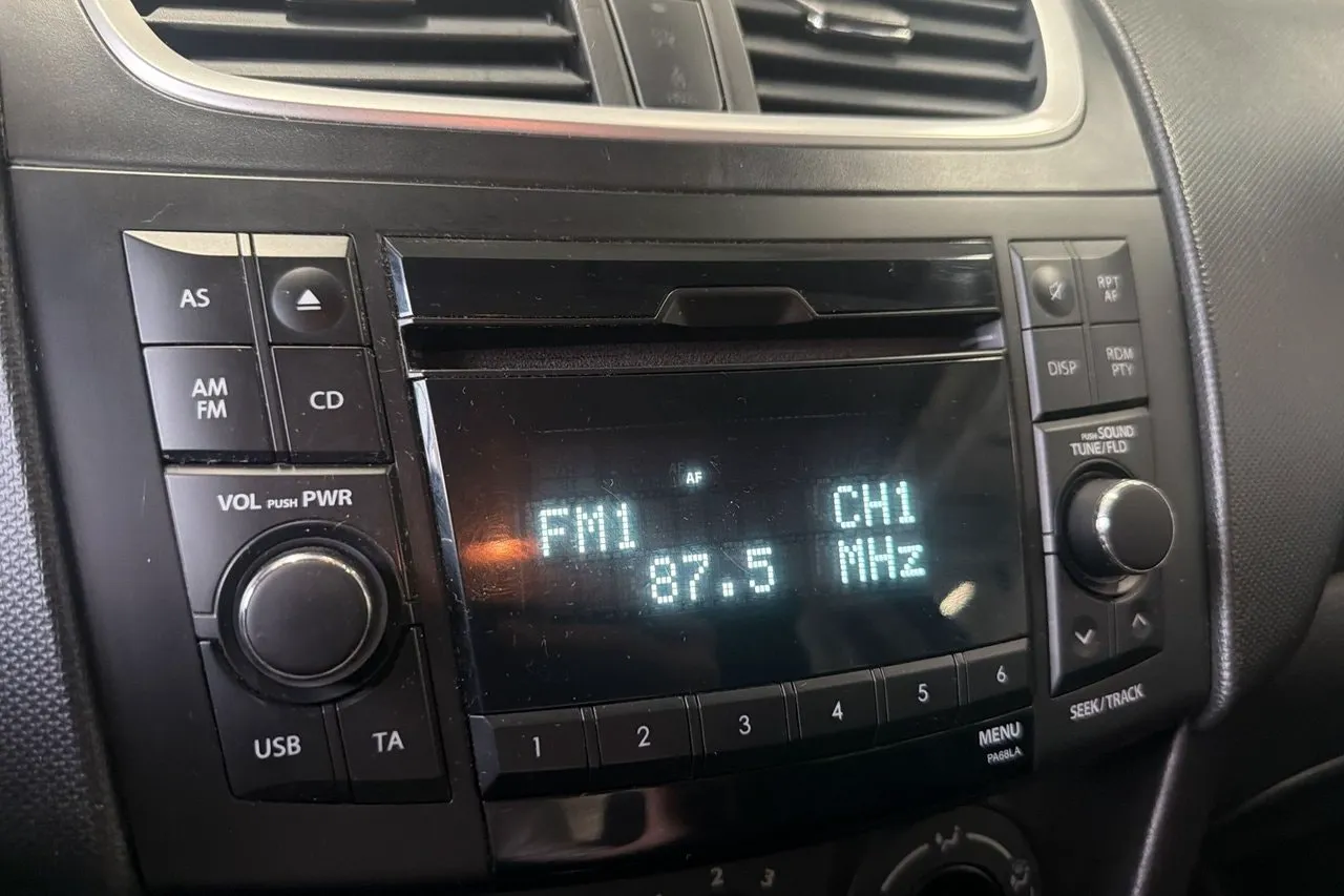 Vehicle image 15