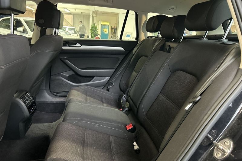 Volkswagen Passat bild 18