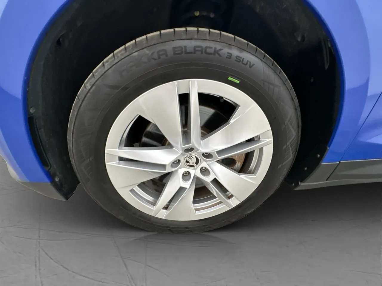 Vehicle image 36