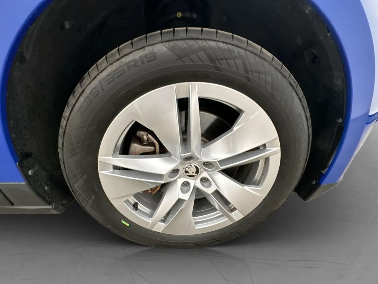 Vehicle image 35