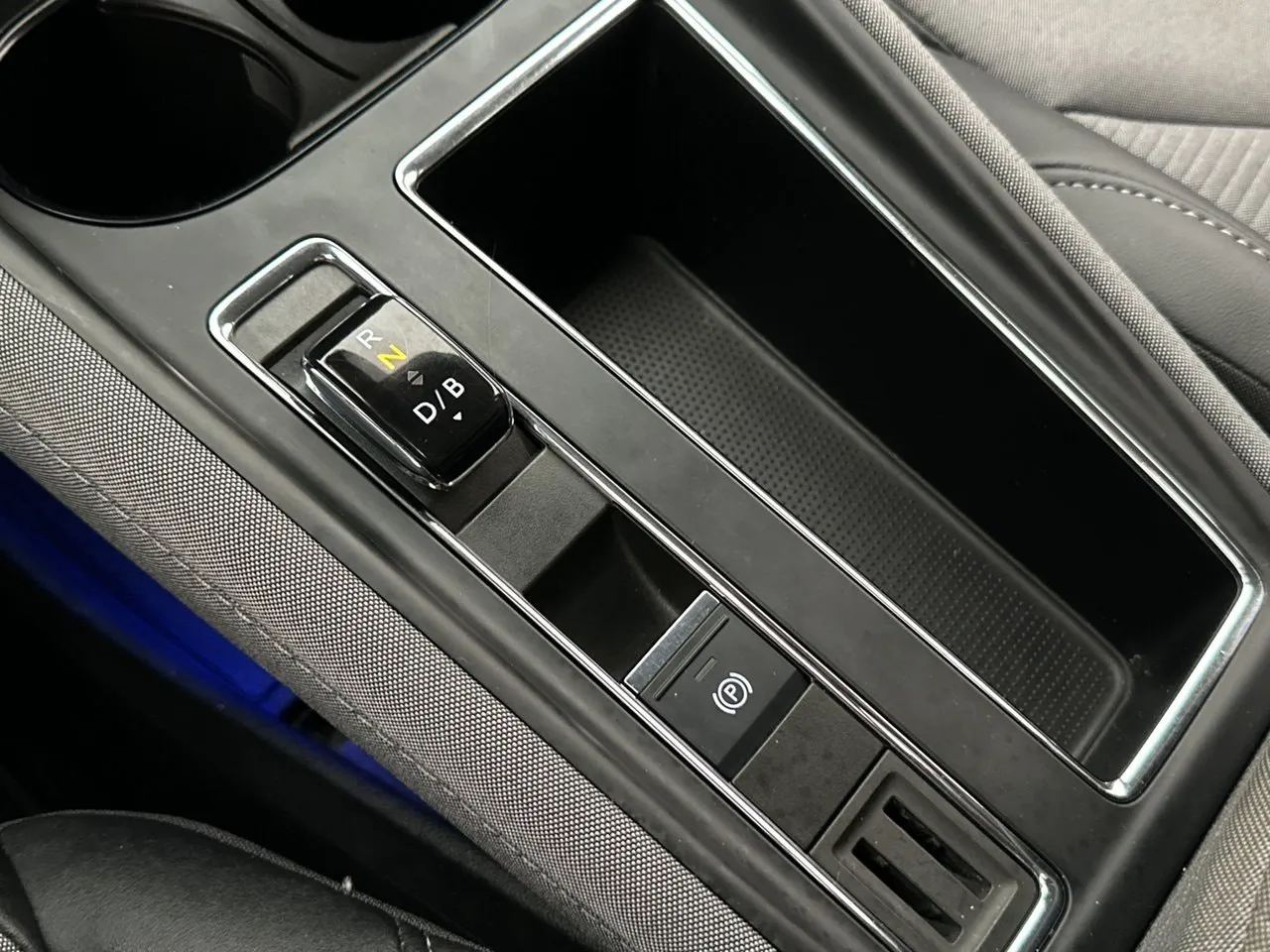 Vehicle image 28
