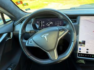 Tesla Model S bild 13