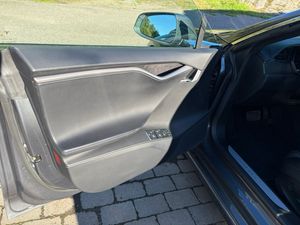Tesla Model S bild 18