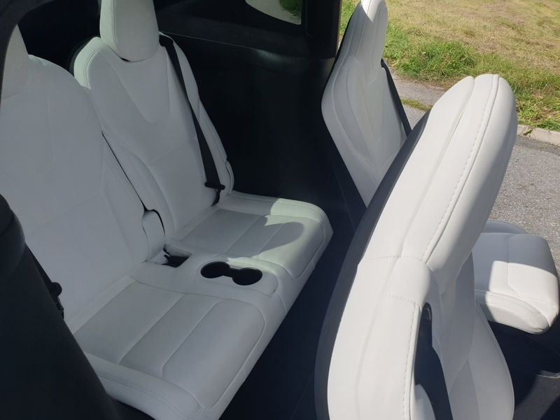 Tesla Model X bild 8