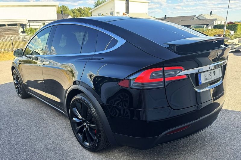 Tesla Model X bild 3