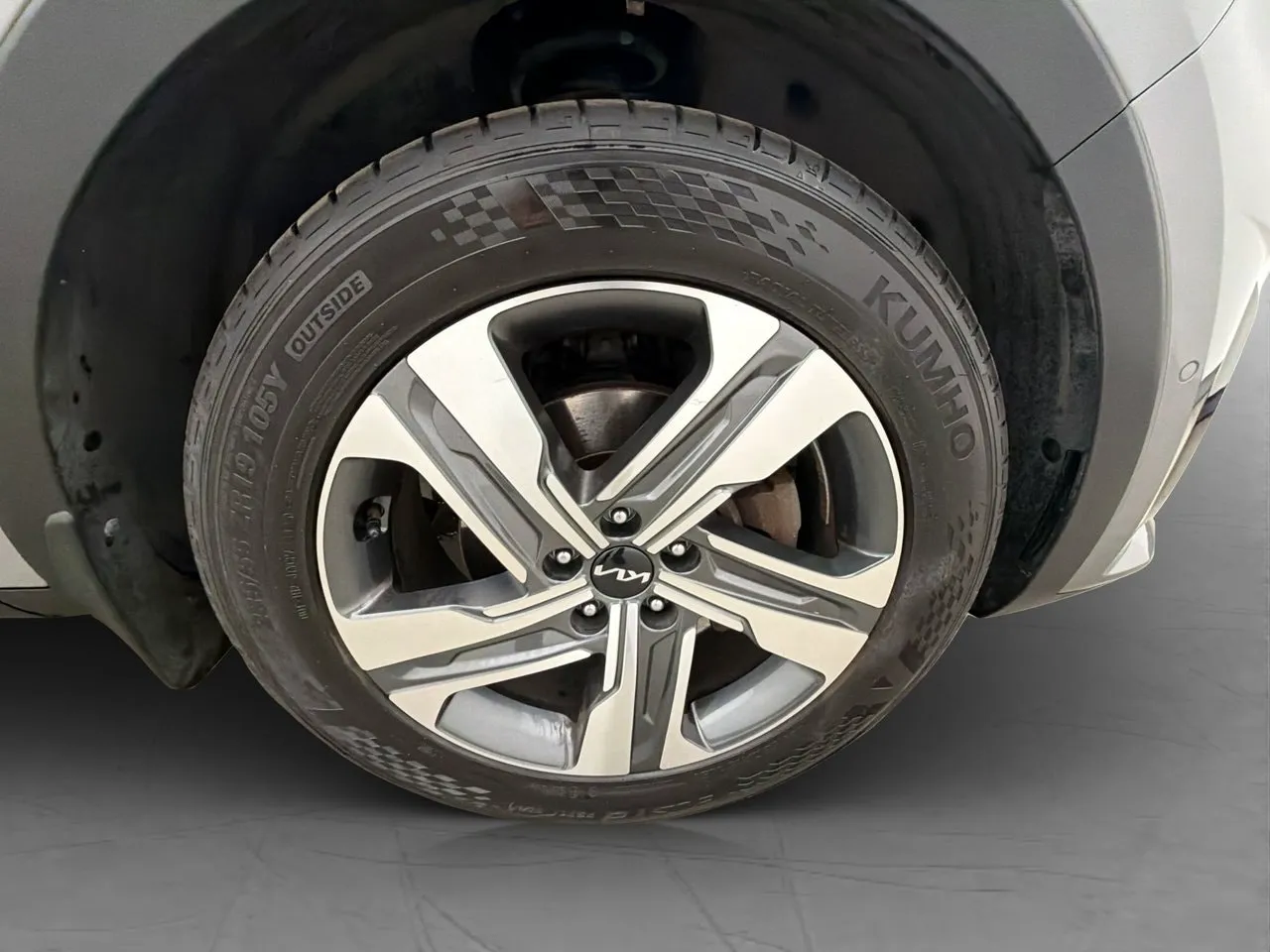 Vehicle image 35