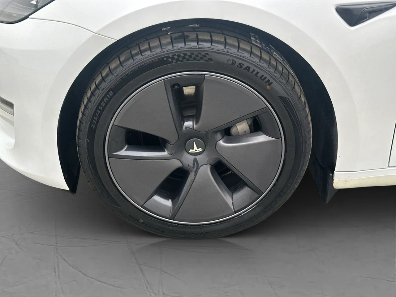 Vehicle image 28