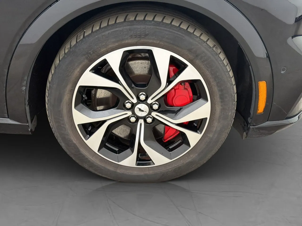 Vehicle image 32