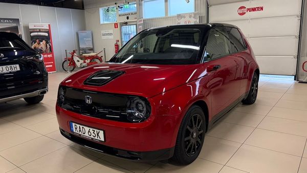Honda e Advance 35.5 kWh Leasbar Rattvärme Backkamera - 2023