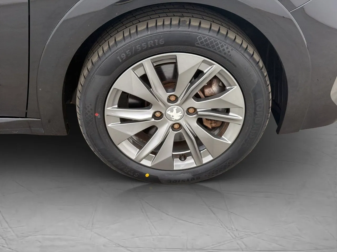 Vehicle image 30