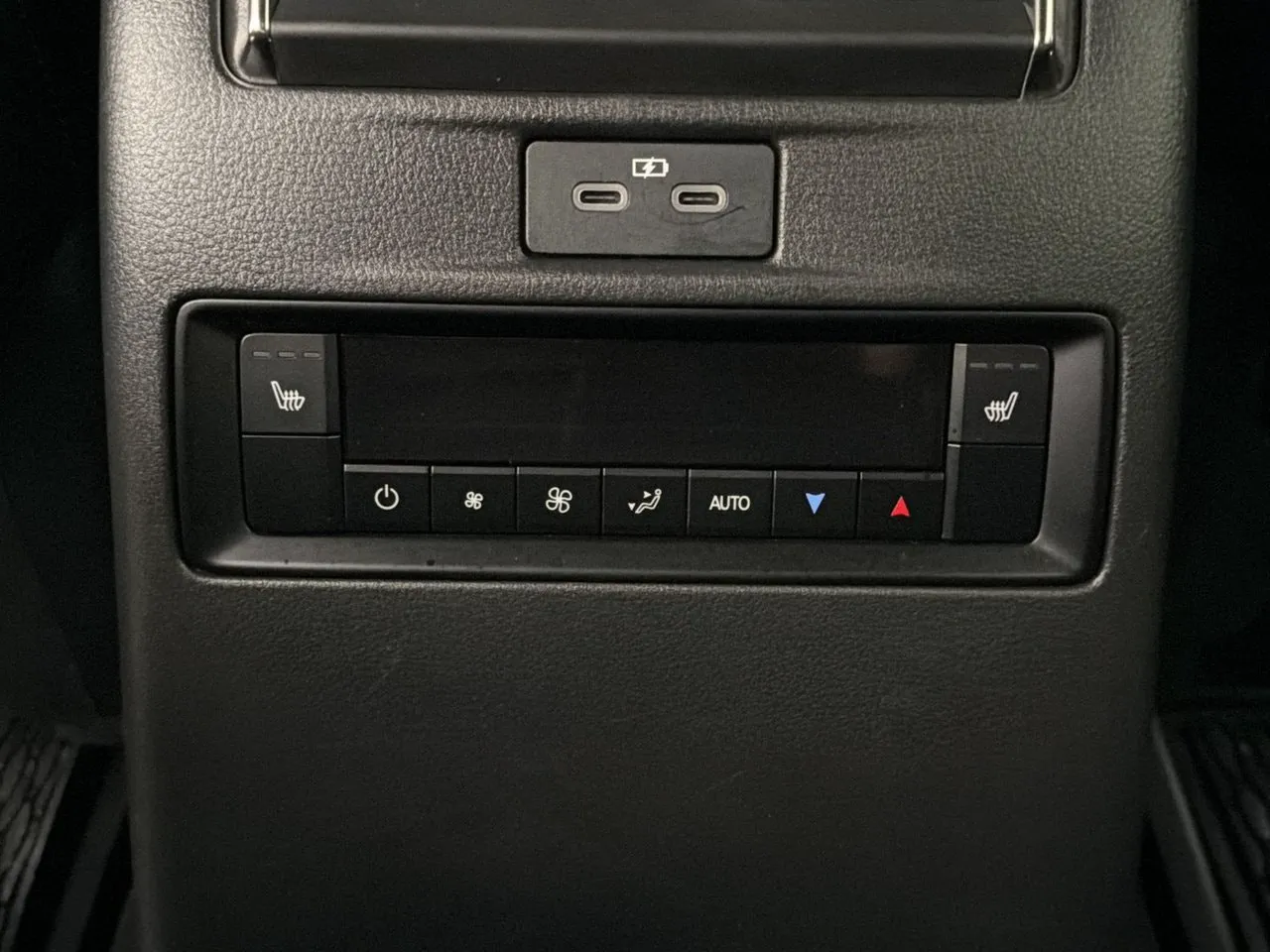 Vehicle image 28
