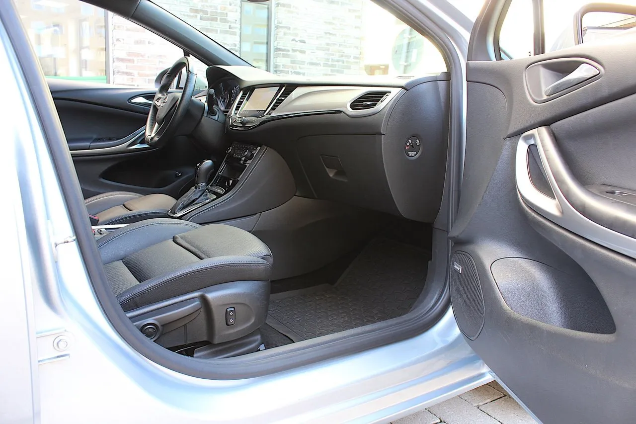 Vehicle image 21