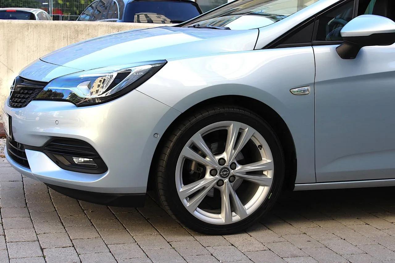 Vehicle image 11