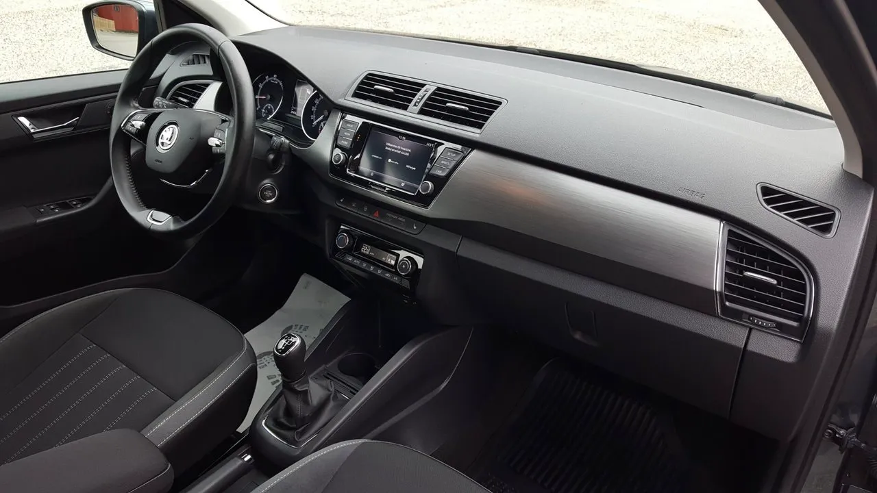 Vehicle image 24