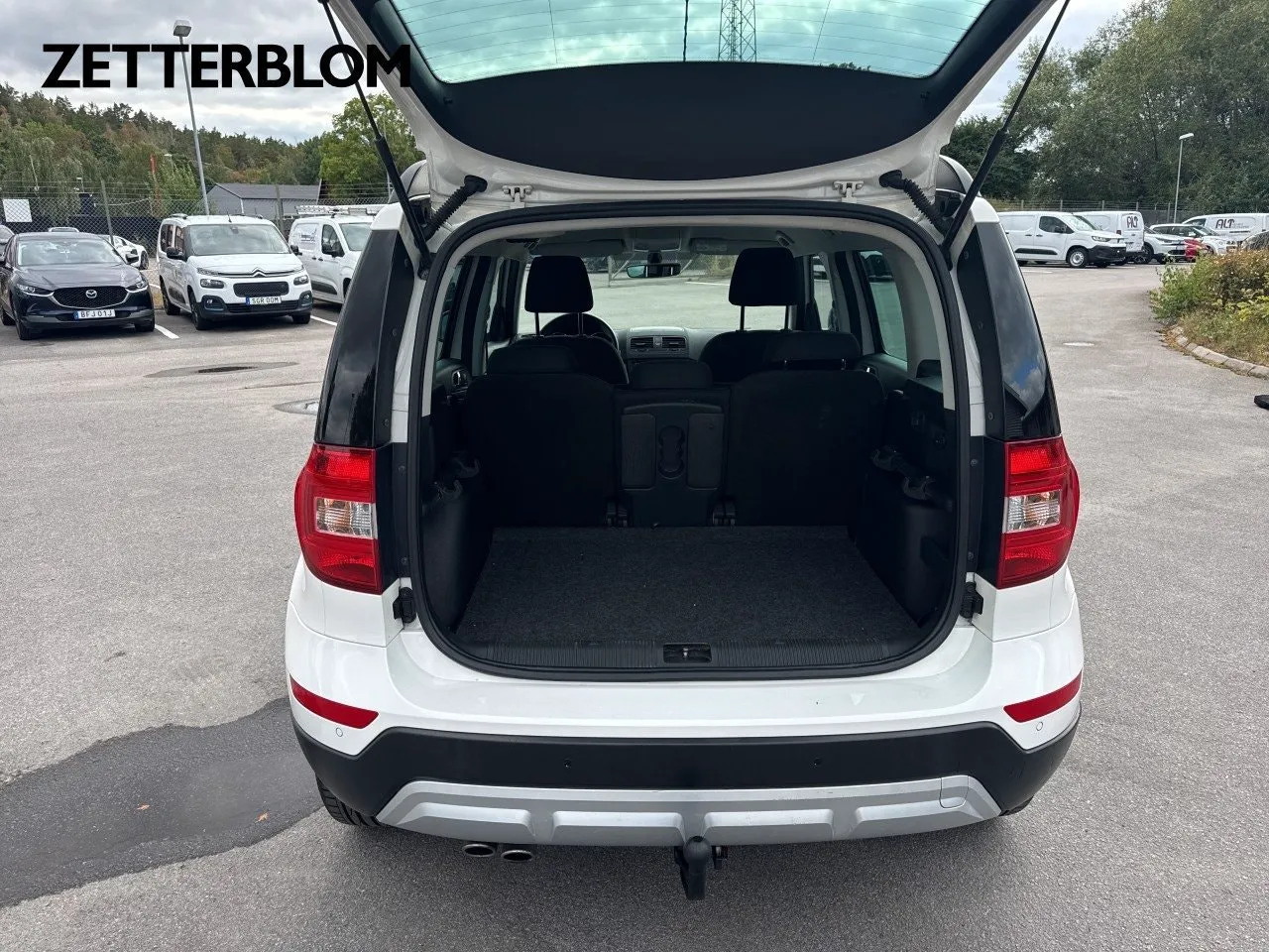Vehicle image 5