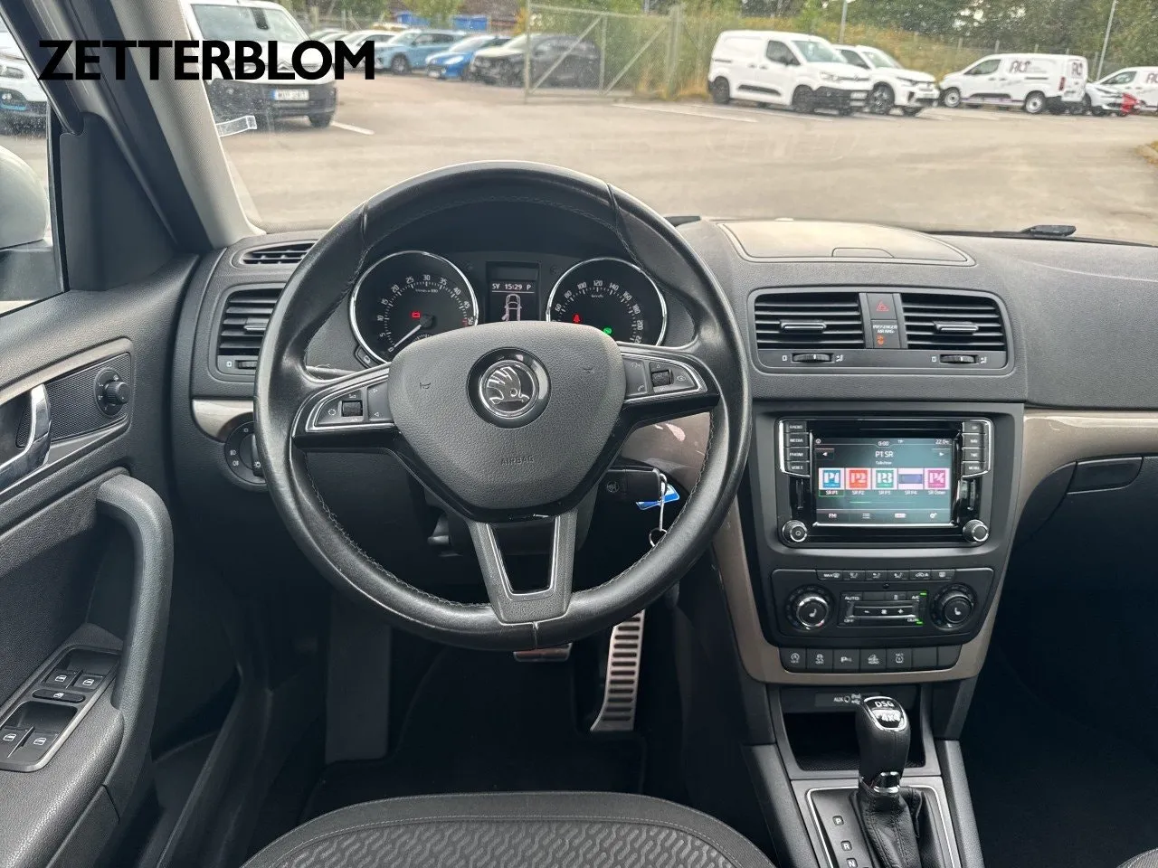 Vehicle image 11