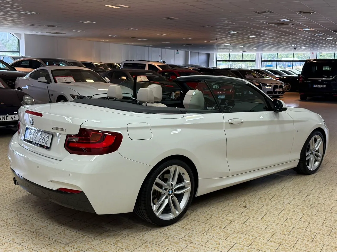 Vehicle image 6