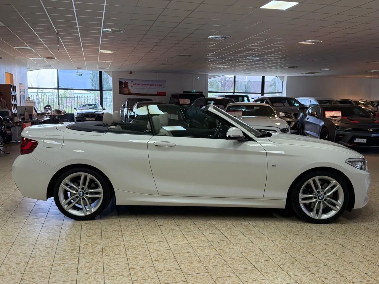 Vehicle image 7