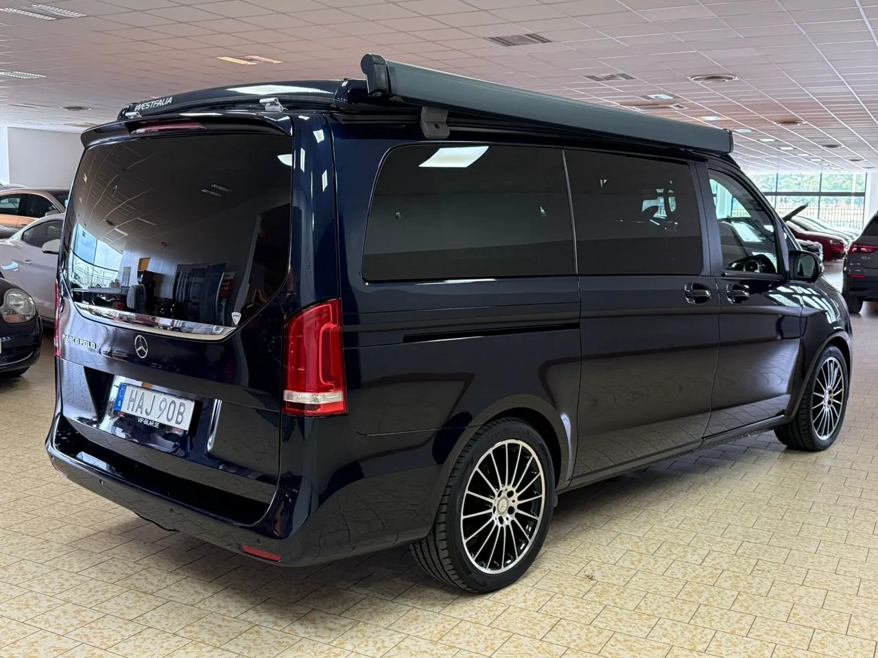 Vehicle image 6