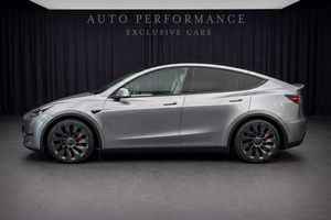 Tesla Model Y bild 2