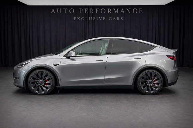 Tesla Model Y bild 2