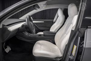 Tesla Model Y bild 6