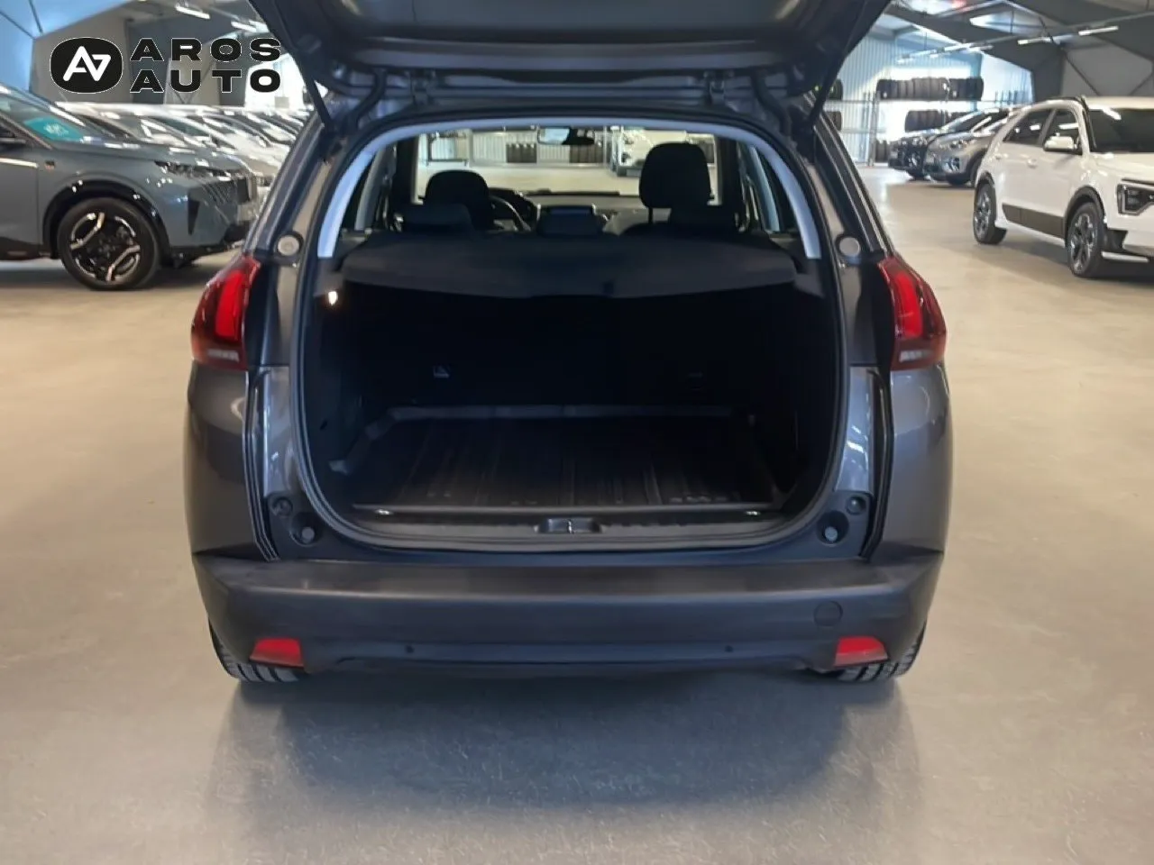 Vehicle image 13