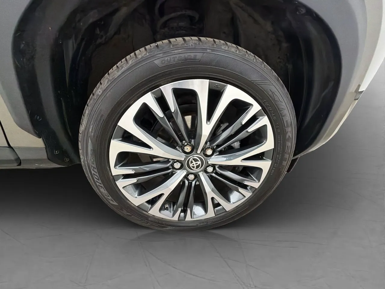 Vehicle image 35